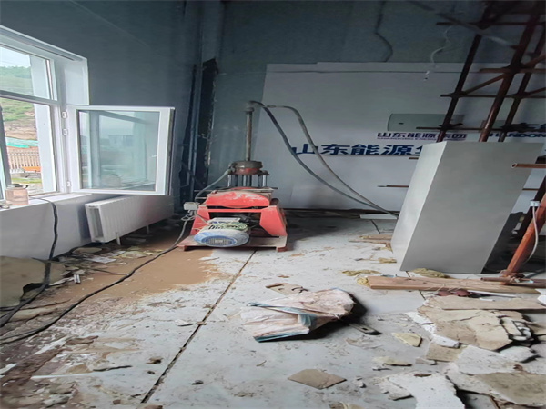 石首地基基础下沉墙体裂缝加固注浆顶升施工