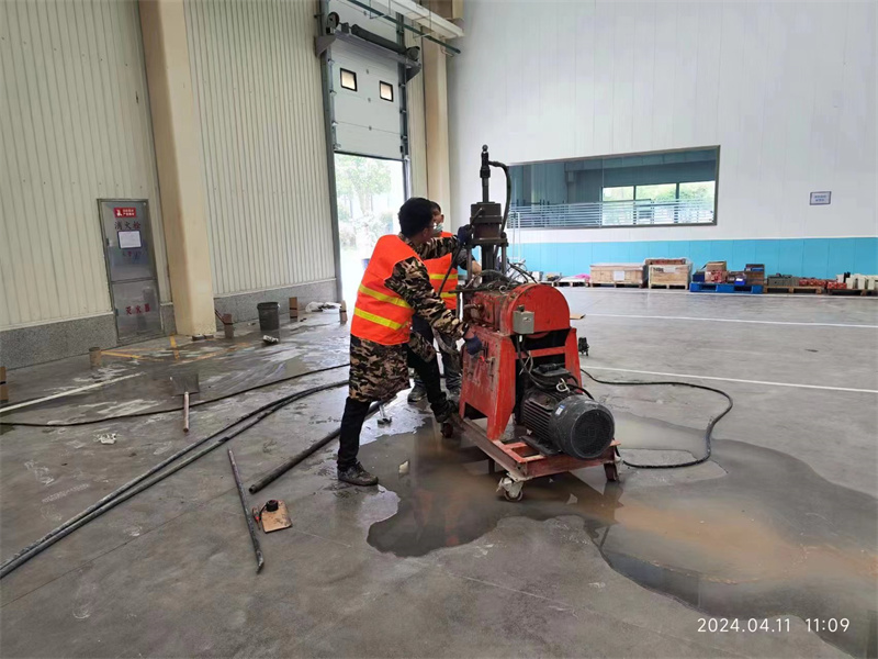 石首厂房地面下沉塌陷注浆加固施工